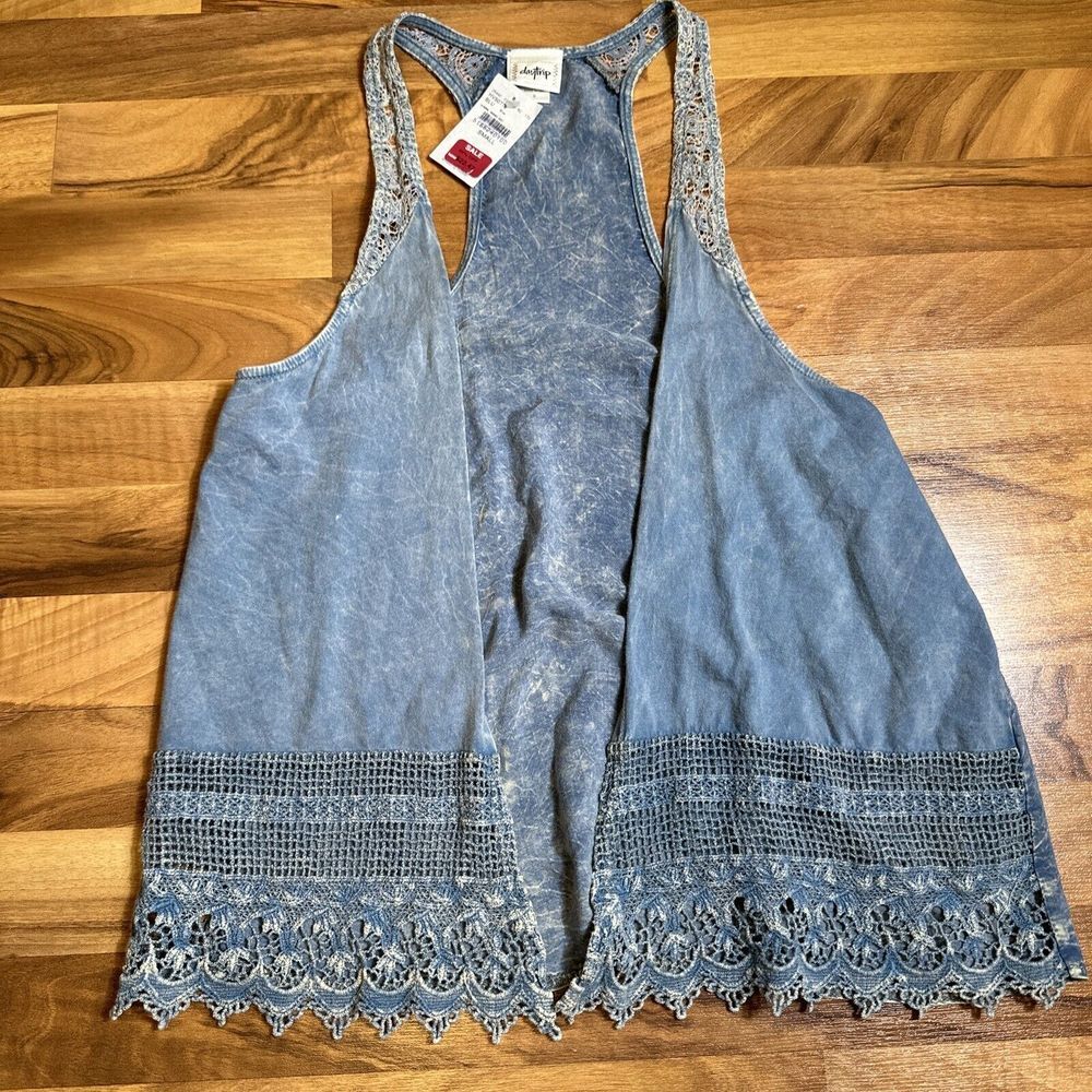daytrip‎ Mineral Washed Vest Denim Like Lace Sleeve Hem Size Small BUCKLE NWT